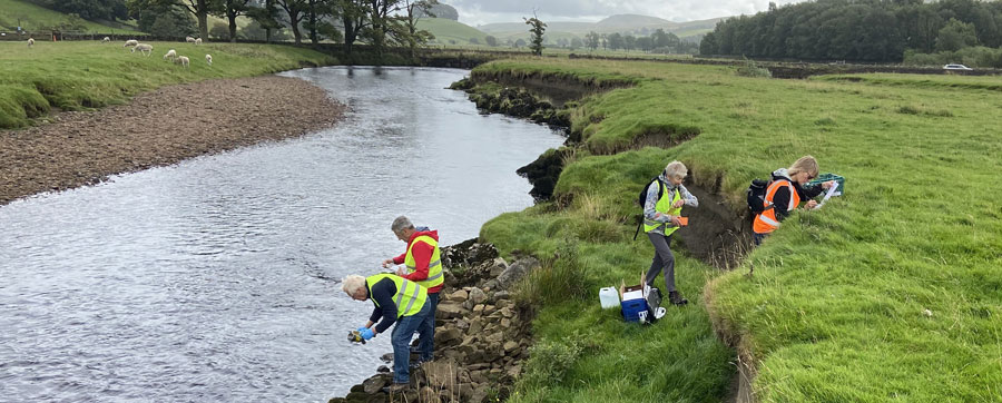 hawes team at river